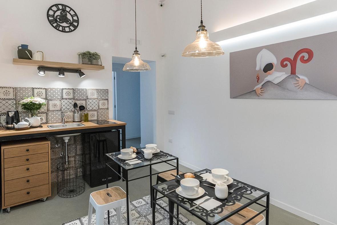 A Misura Duomo Rooms & Apartment - Ls Accommodations Napoli Bagian luar foto
