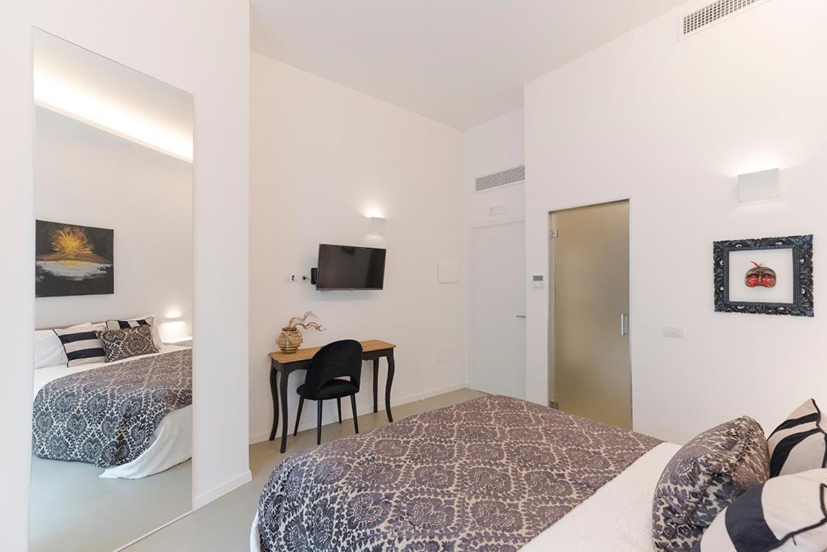 A Misura Duomo Rooms & Apartment - Ls Accommodations Napoli Bagian luar foto