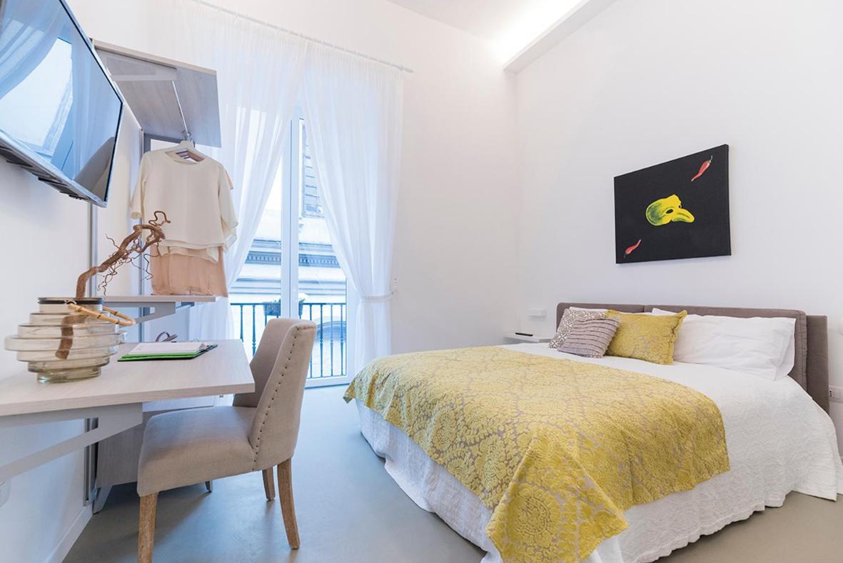 A Misura Duomo Rooms & Apartment - Ls Accommodations Napoli Bagian luar foto