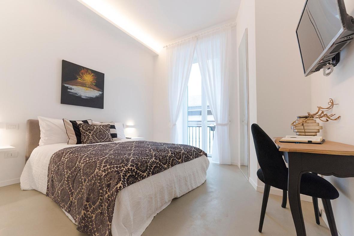 A Misura Duomo Rooms & Apartment - Ls Accommodations Napoli Bagian luar foto