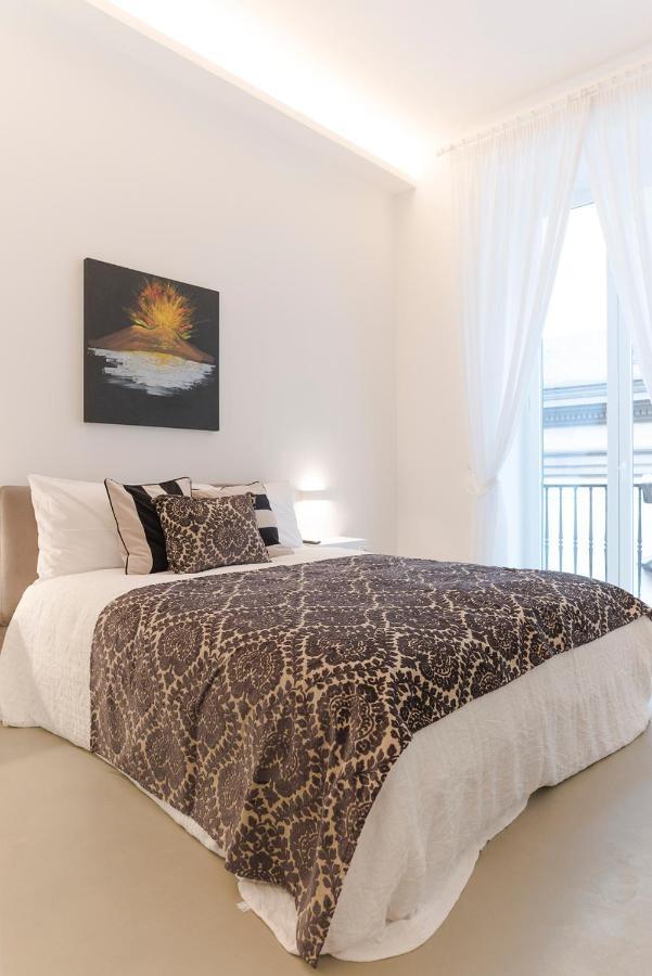 A Misura Duomo Rooms & Apartment - Ls Accommodations Napoli Bagian luar foto