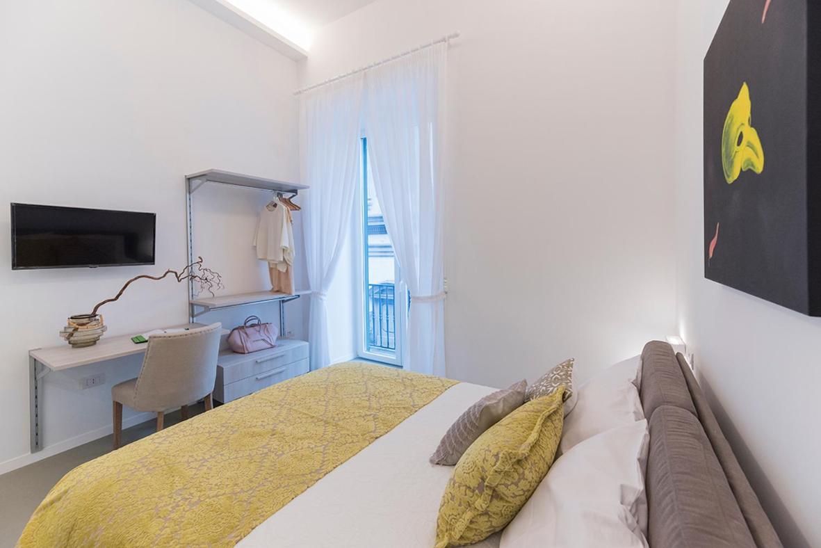 A Misura Duomo Rooms & Apartment - Ls Accommodations Napoli Bagian luar foto