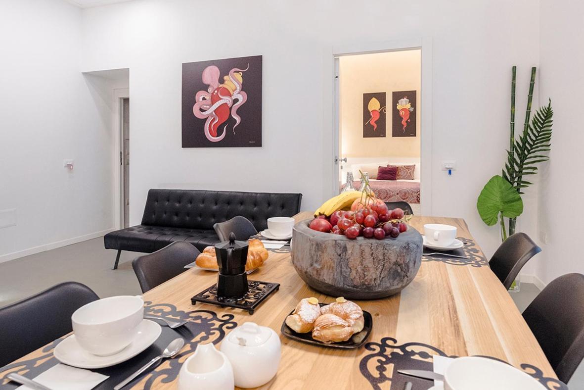 A Misura Duomo Rooms & Apartment - Ls Accommodations Napoli Bagian luar foto