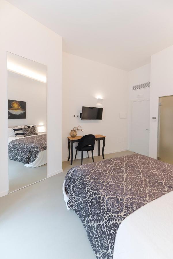 A Misura Duomo Rooms & Apartment - Ls Accommodations Napoli Bagian luar foto