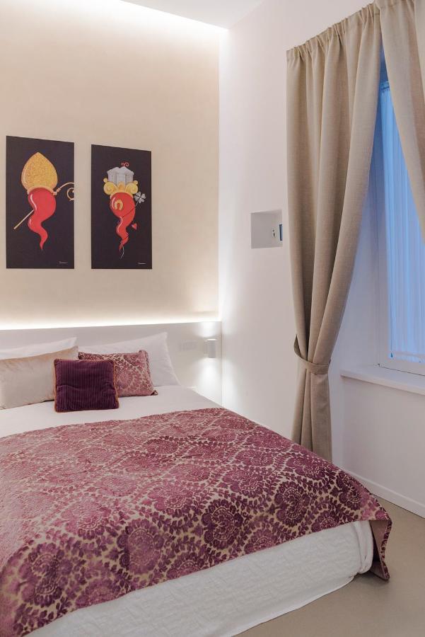 A Misura Duomo Rooms & Apartment - Ls Accommodations Napoli Bagian luar foto