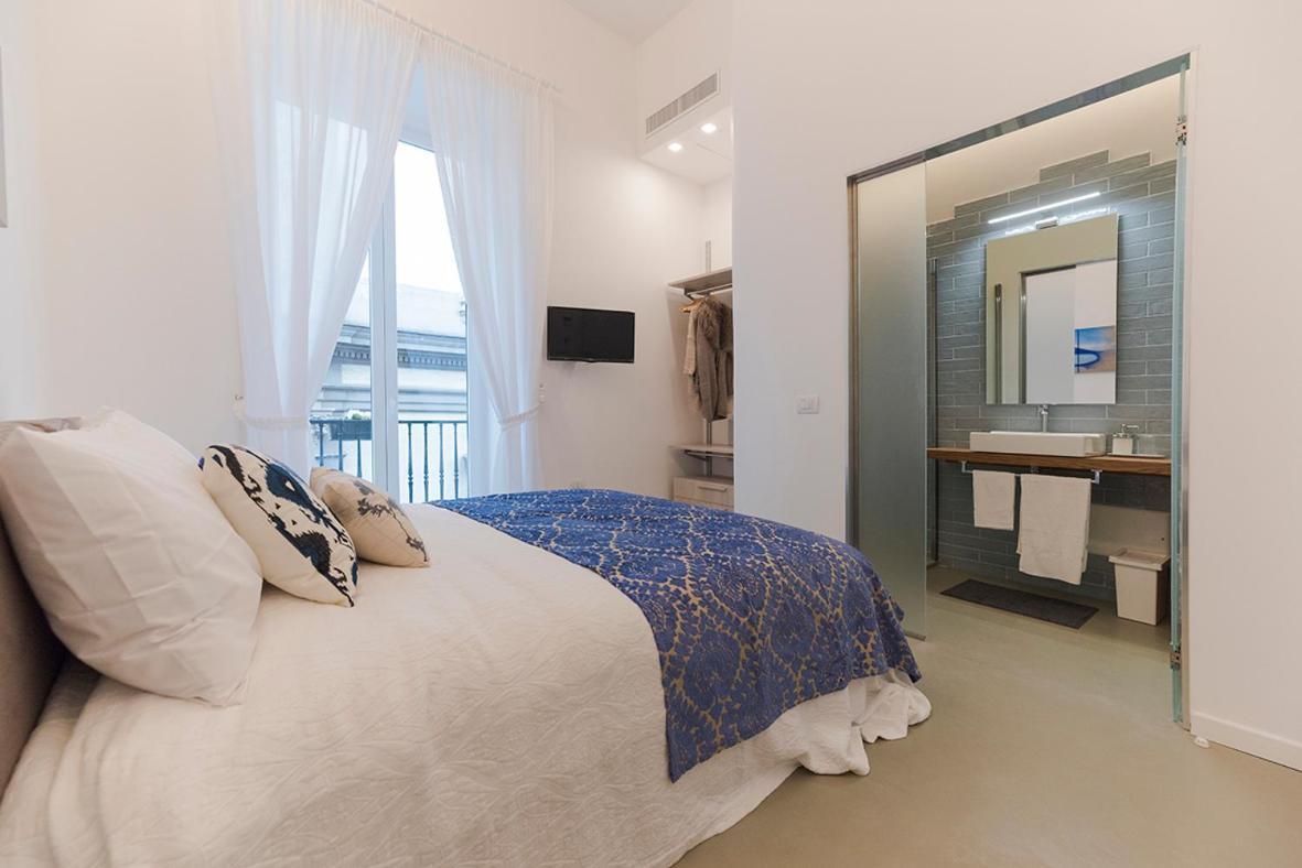 A Misura Duomo Rooms & Apartment - Ls Accommodations Napoli Bagian luar foto