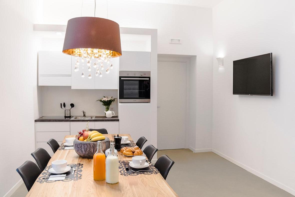 A Misura Duomo Rooms & Apartment - Ls Accommodations Napoli Bagian luar foto